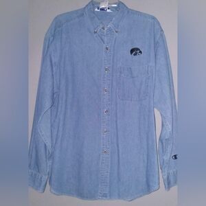 CHAMPION / IOWA HAWKEYES mens MEDIUM denim button-down shirt.